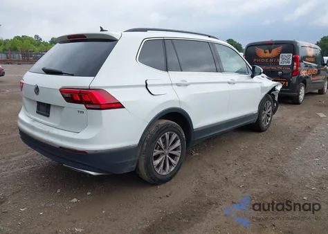 2018 Volkswagen Tiguan 2.0T Se/2.0T Sel z USA, uszkodzony, nr VIN 3VV3B7AX4JM003656